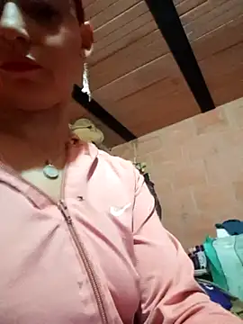 Snapshot of Rachhelle__ chatting on January 7, 2025, 2:53 am Rachhelle online show from January 7, 2025, 2:53 am