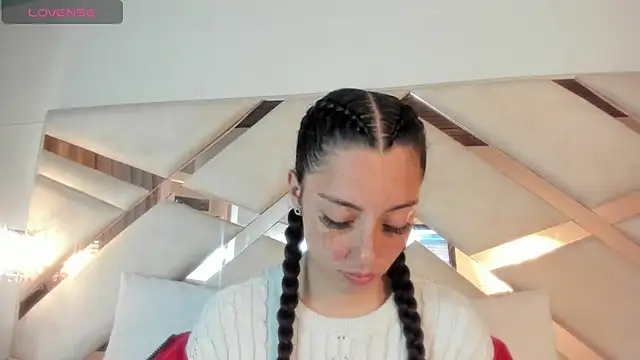 sadashi moon  online show from February 19, 2025, 12:35 am