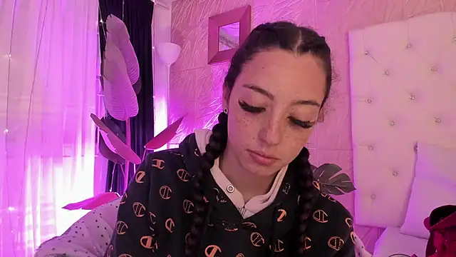 sadashi moon  online show from March 20, 2025, 12:30 am