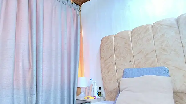 dafne queenn online show from February 25, 2026, 1:10 pm