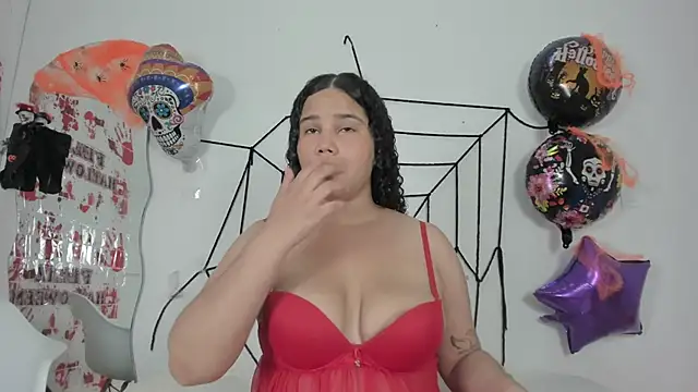 zoee lovv online show from October 8, 2025, 3:04 am