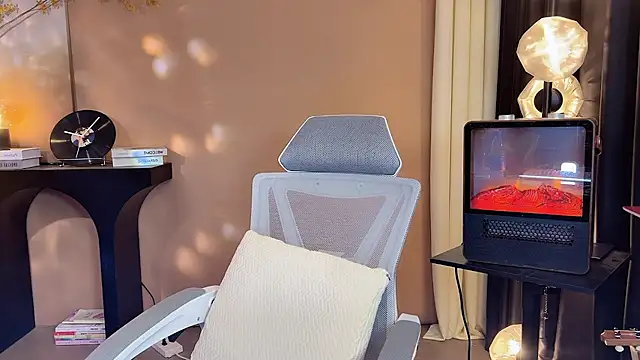 xiaodaibabyy online show from December 2, 2024, 1:24 pm