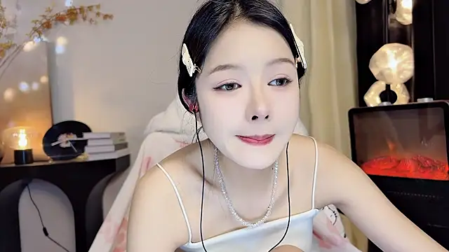 xiaodaibabyy online show from March 2, 2025, 4:21 pm