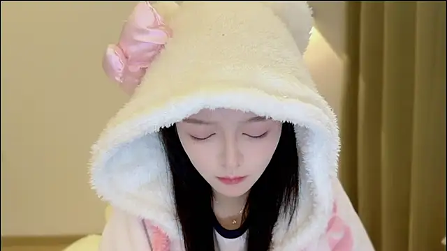 xiaodaibabyy online show from October 25, 2025, 7:27 am