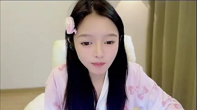 xiaodaibabyy online show from November 1, 2025, 7:32 am