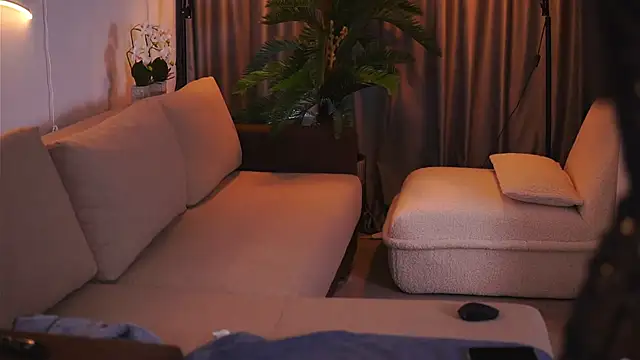 GinaValentinna online show from February 21, 2025, 10:37 pm