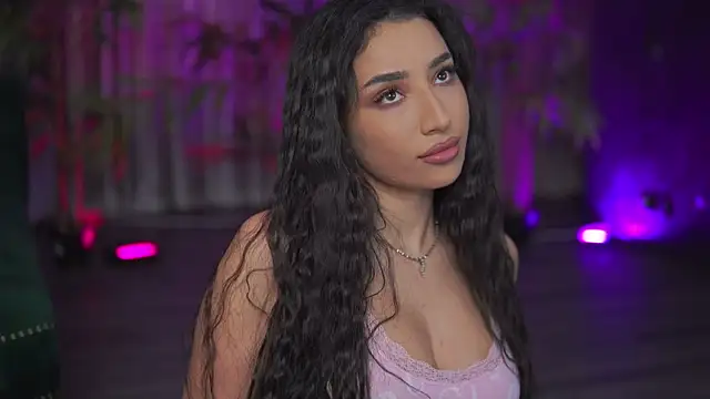 GinaValentinna online show from November 5, 2025, 7:47 pm