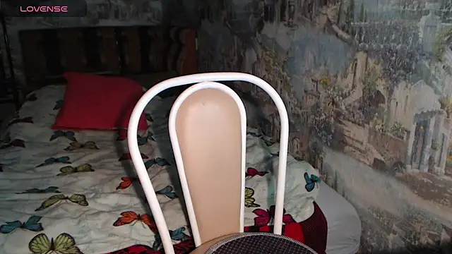 -LauraGold- online show from January 8, 2025, 8:39 pm