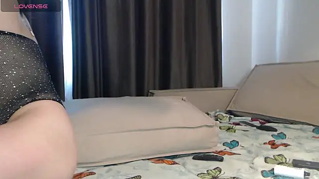 -LauraGold- online show from February 17, 2025, 12:59 pm