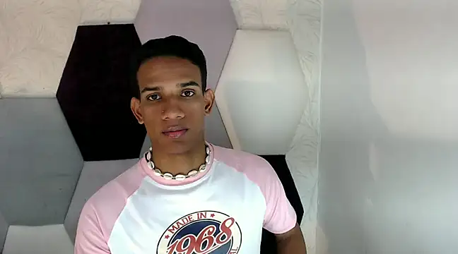 AbrahanBratz online show from December 6, 2024, 2:49 pm