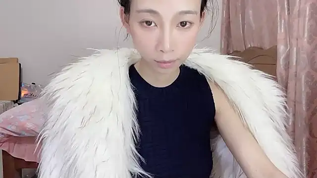 Lili-2 online show from March 11, 2025, 5:24 pm