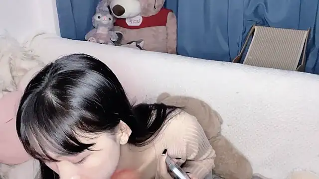 Lili-2 online show from November 19, 2025, 1:55 pm