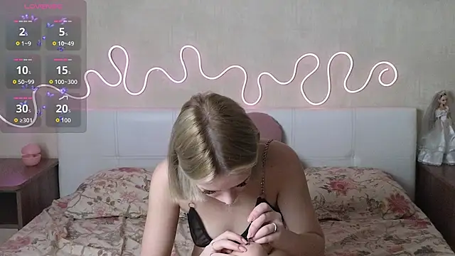 Snapshot of Betty_Blamee chatting on November 9, 2025, 9:29 am Betty Blamee online show from November 9, 2025, 9:29 am