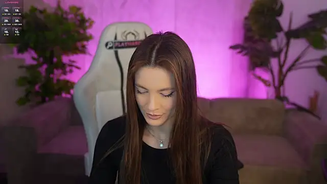 Julia  Star  online show from March 26, 2026, 3:50 pm