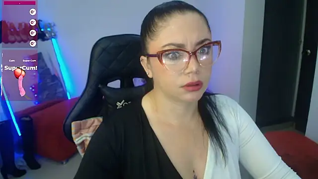 Snapshot of Madame_Shein_ chatting on December 6, 2024, 9:21 am Madame Shein  online show from December 6, 2024, 9:21 am