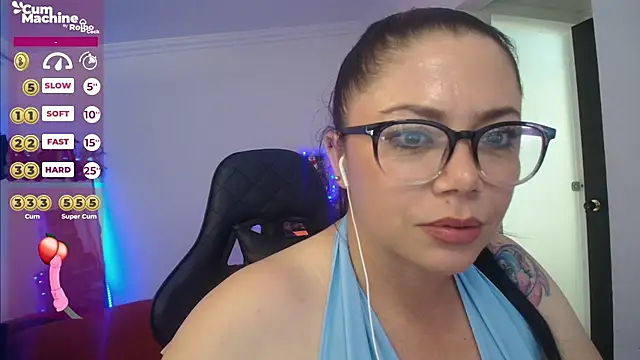 Snapshot of Madame_Shein_ chatting on December 9, 2024, 4:47 pm Madame Shein  online show from December 9, 2024, 4:47 pm