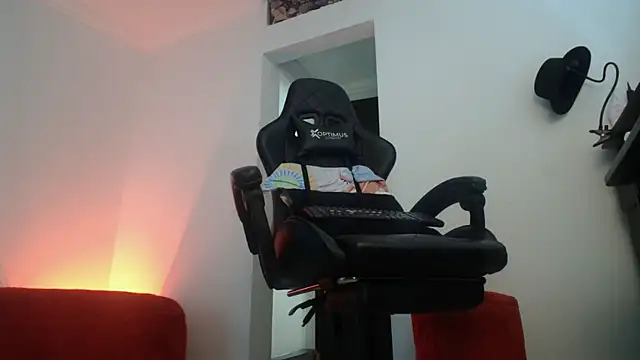 Snapshot of Madame_Shein_ chatting on February 28, 2025, 3:37 pm Madame Shein  online show from February 28, 2025, 3:37 pm