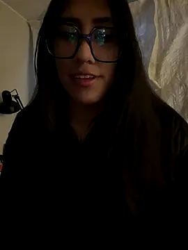 AleFantasy0001 online show from September 14, 2025, 7:02 pm