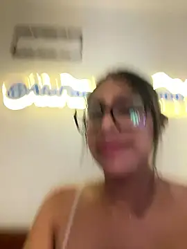 AleFantasy0001 online show from January 14, 2026, 7:52 pm