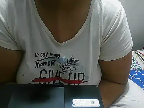 Queen of boobs01 online show from January 15, 2025, 7:55 pm