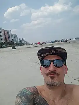 rolesexy online show from September 21, 2025, 4:19 pm