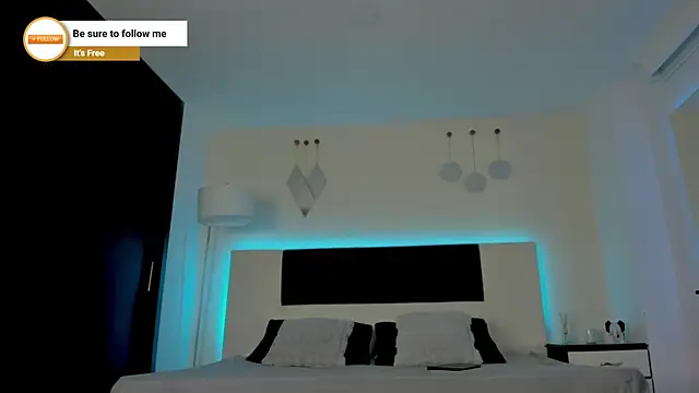 MattDevon online show from December 18, 2025, 4:40 am