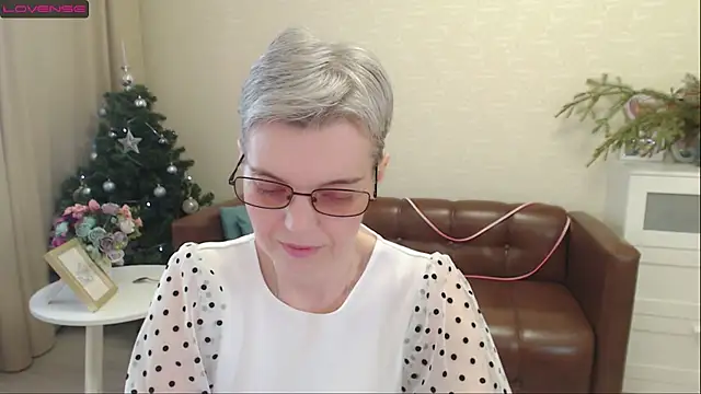 Snapshot of Cutie_Erikaa1 chatting on December 25, 2024, 8:40 am Cutie Erikaa1 online show from December 25, 2024, 8:40 am