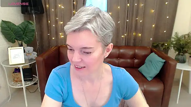Snapshot of Cutie_Erikaa1 chatting on December 27, 2024, 5:42 am Cutie Erikaa1 online show from December 27, 2024, 5:42 am