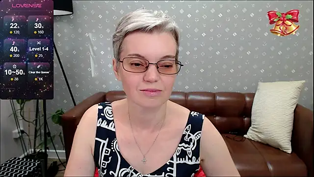Snapshot of Cutie_Erikaa1 chatting on October 9, 2025, 4:32 am Cutie Erikaa1 online show from October 9, 2025, 4:32 am