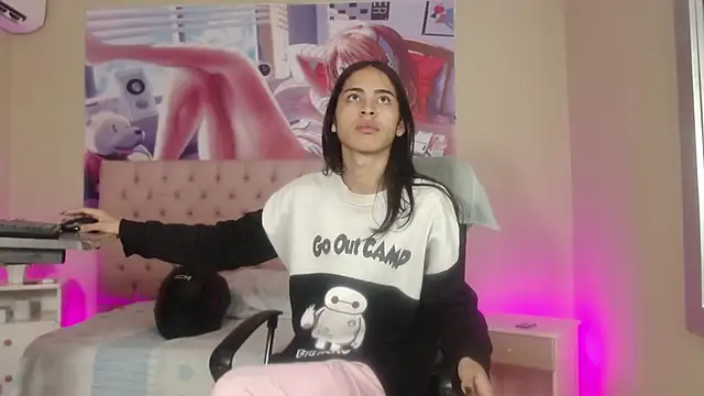 alice sofia online show from February 10, 2025, 1:44 pm