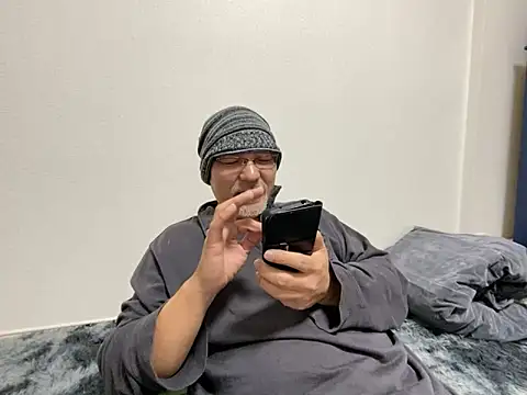 Grandpa29hijii online show from March 5, 2025, 1:06 pm