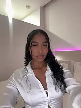 IamCrystal2 online show from July 25, 2026, 12:53 am