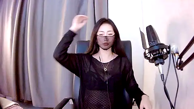 Fang-Xiaojie online show from December 20, 2024, 10:49 am