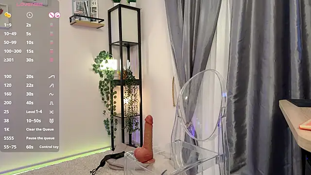 Lella Ryann  online show from February 14, 2025, 7:12 pm