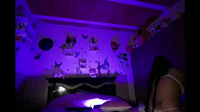 missycanoo online show from December 14, 2024, 4:12 am