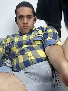 Snapshot of CRISTHIAN_GREY01 chatting on February 4, 2025, 11:49 pm CRISTHIAN GREY01 online show from February 4, 2025, 11:49 pm