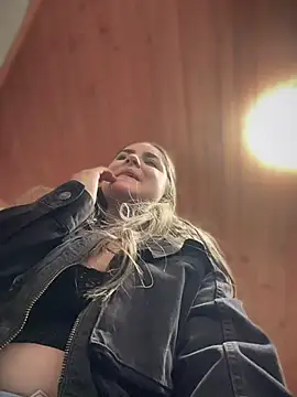 Snapshot of imlindapink chatting on October 22, 2025, 4:29 pm imlindapink online show from October 22, 2025, 4:29 pm