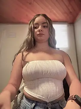 Snapshot of imlindapink chatting on October 24, 2025, 5:31 pm imlindapink online show from October 24, 2025, 5:31 pm