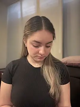 Snapshot of imlindapink chatting on November 11, 2025, 1:55 pm imlindapink online show from November 11, 2025, 1:55 pm