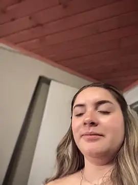 Snapshot of imlindapink chatting on November 12, 2025, 1:55 pm imlindapink online show from November 12, 2025, 1:55 pm