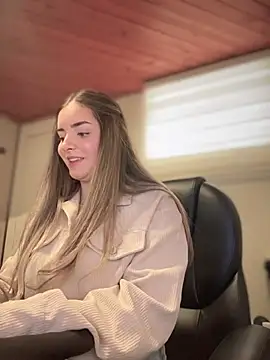 Snapshot of imlindapink chatting on January 6, 2026, 4:11 pm imlindapink online show from January 6, 2026, 4:11 pm