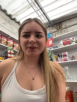 Snapshot of imlindapink chatting on January 31, 2026, 7:11 pm imlindapink online show from January 31, 2026, 7:11 pm