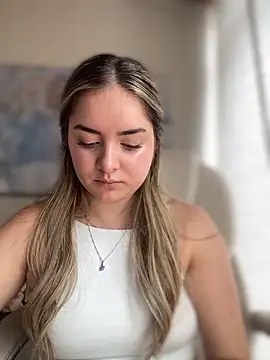 Snapshot of imlindapink chatting on February 8, 2026, 6:00 pm imlindapink online show from February 8, 2026, 6:00 pm