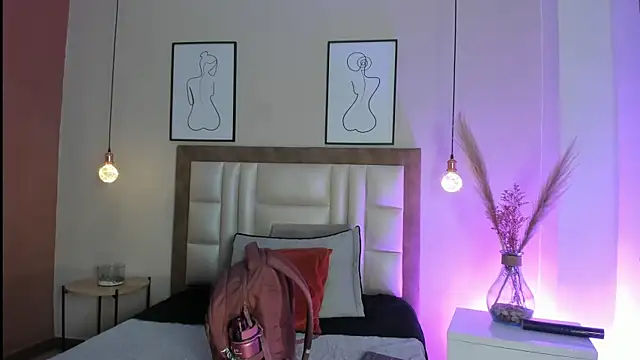 LaraGoldd online show from February 11, 2026, 9:31 pm