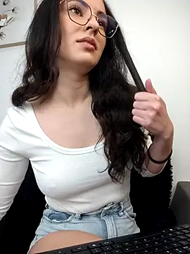 saidaskye online show from April 18, 2026, 5:17 pm