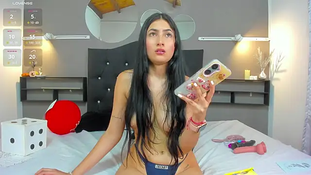 zamanthapalmer1 online show from December 5, 2024, 4:23 pm