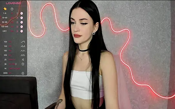 Molly Crystall online show from October 10, 2025, 5:17 am