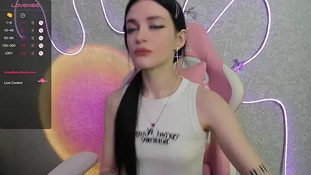 Snapshot of Molly_Crystall chatting on July 1, 2026, 3:52 am Molly Crystall online show from July 1, 2026, 3:52 am
