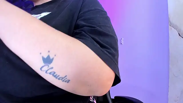 JulietaKane online show from April 20, 2026, 9:16 pm