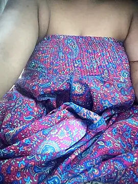 delhi gril online show from October 10, 2025, 7:35 pm